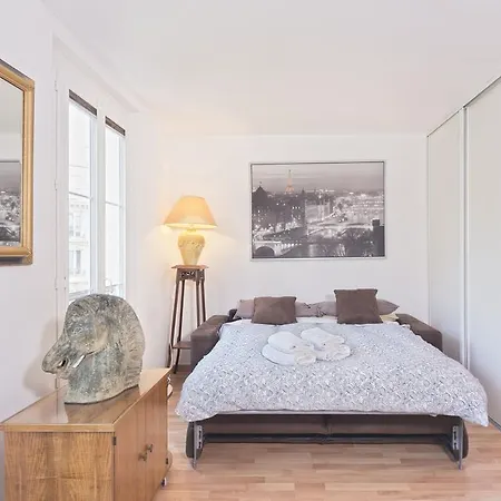 Apartment Bright Studios In Marais *